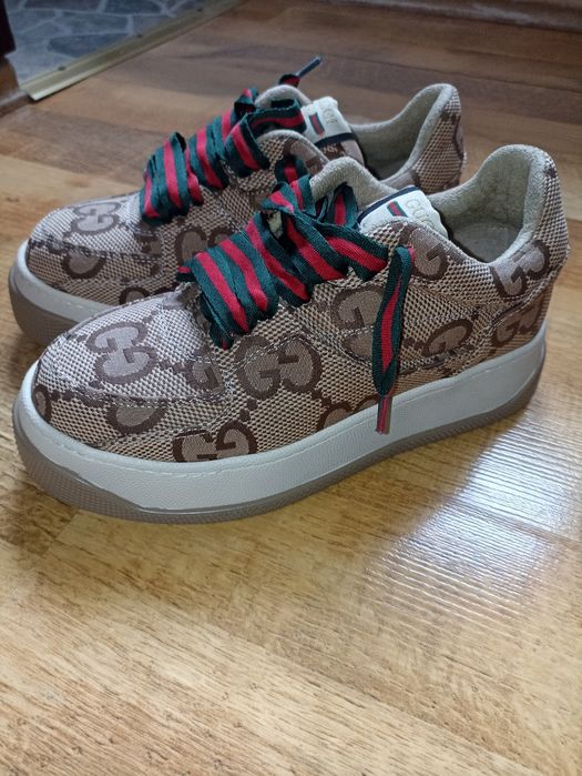 Pantofi noi Gucci fete