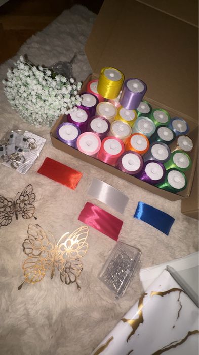 Buchete realizate manual din satin / 40 lei