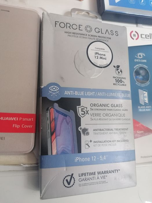 Vând Huse și folie de protecție ecran