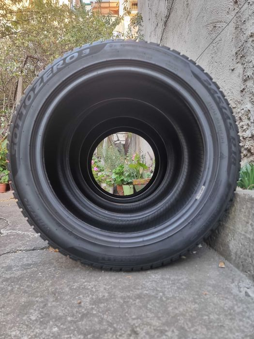 Зимни гуми Pirelli SottoZero 3 XL 245/45/R18