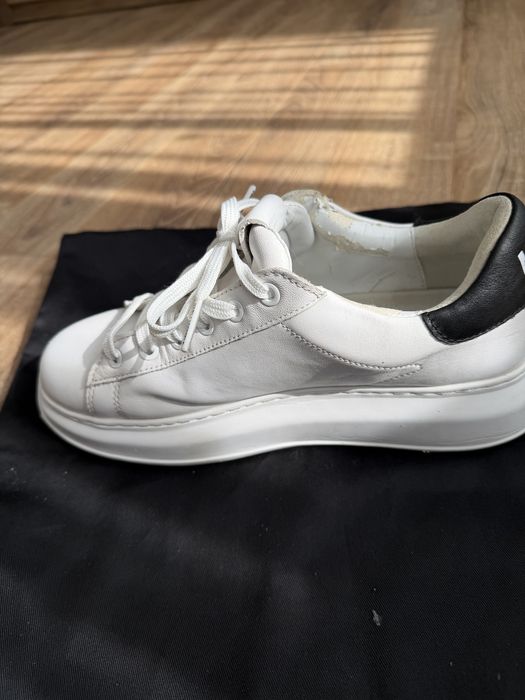 Karl Lagerfeld White