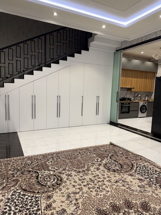 Уч кахрамон евро уй сотилади. 4  сотих кадастр ва канализация бор.