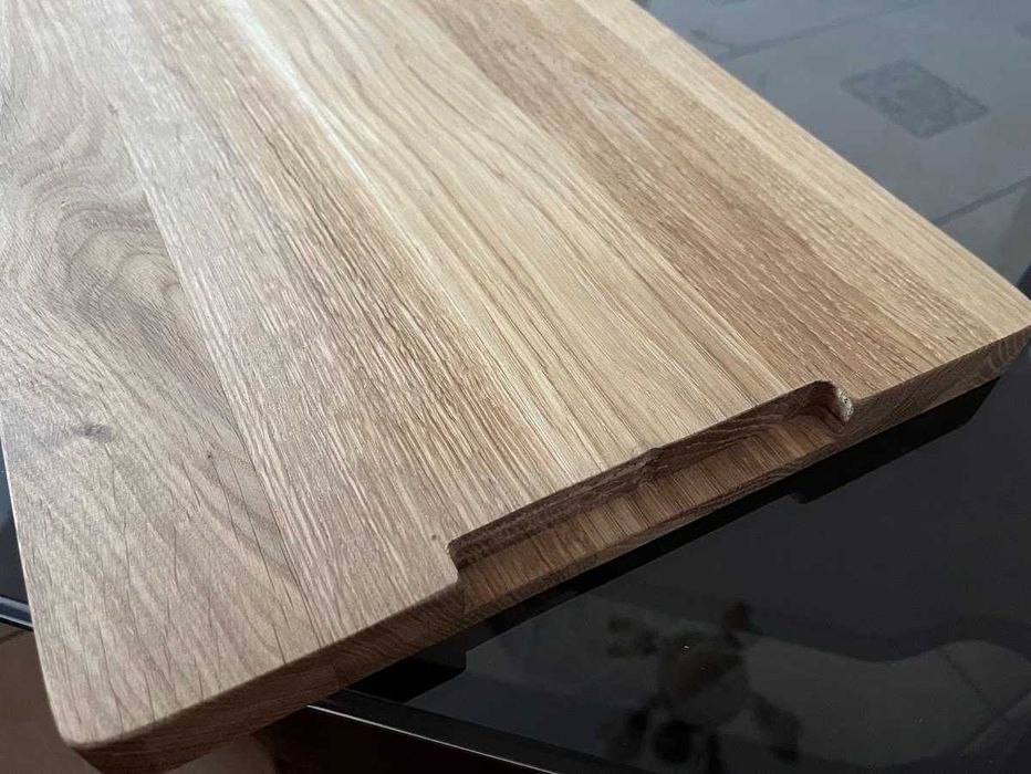 Tocător din stejar masiv 50x28x2,5 cm cu canal pentru suc