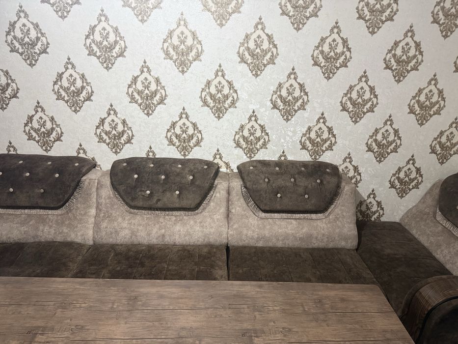 12 кишилик диван хони билан