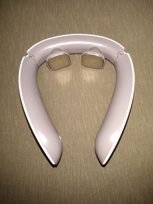 ЧИСТО НОВ. Смарт масажор за врата.