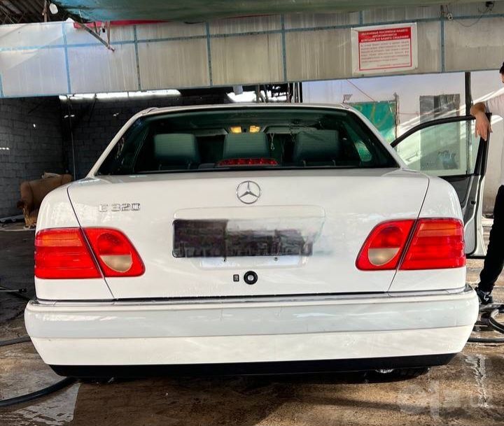 Продаётся  Мерседес-210 американка