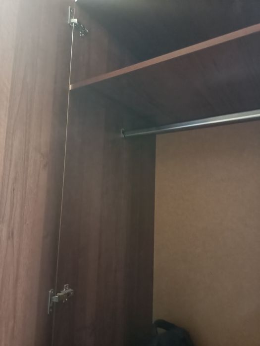 Продам срочно шкаф