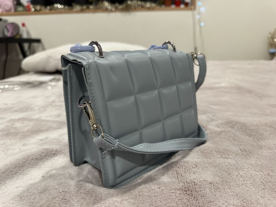 Малка дамска чантичка