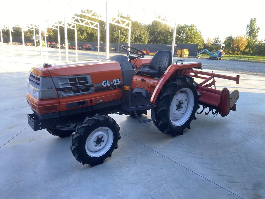 Tractor japonez Kubota GL23, 4x4, 23cp + feza
