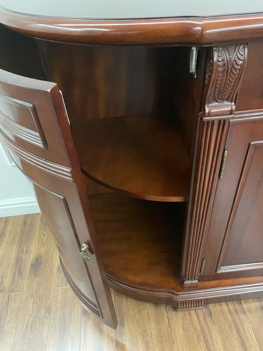 Комод и журнальный стол