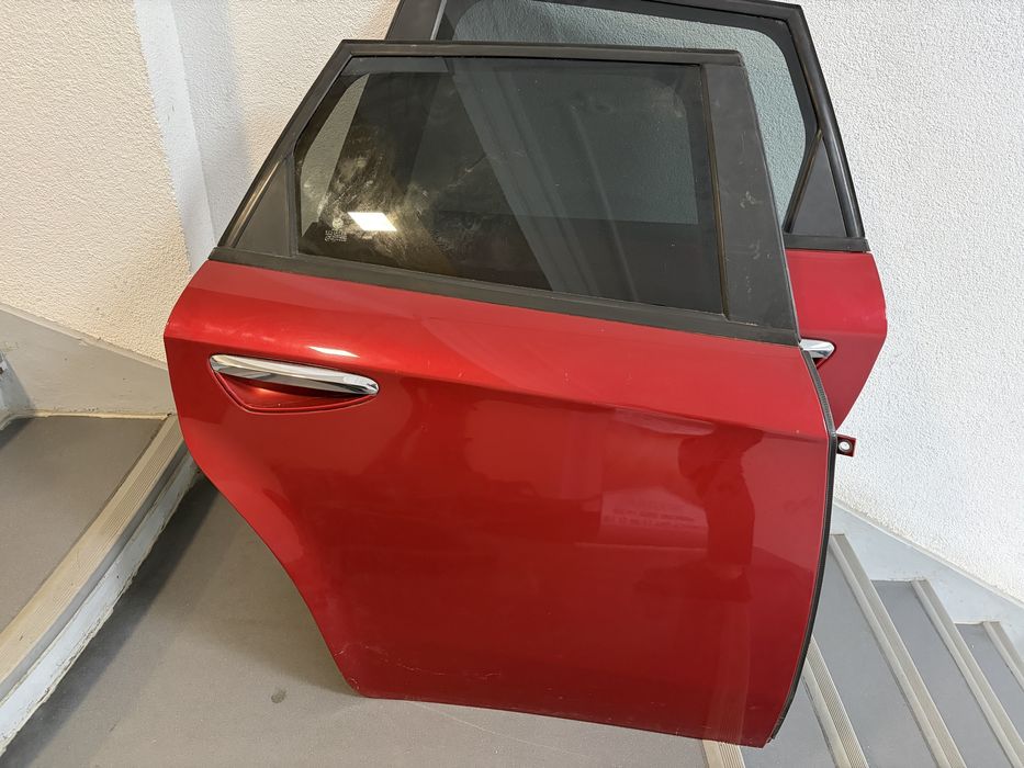 Aripa usa haion capota Alfa Romeo 159 SW TI 2009