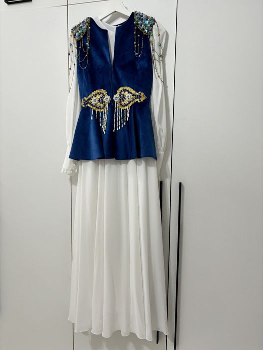 Продам платье и кажекей