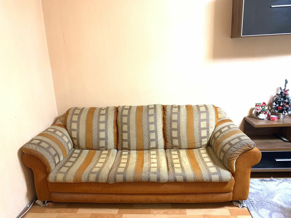 Продам диван качественный