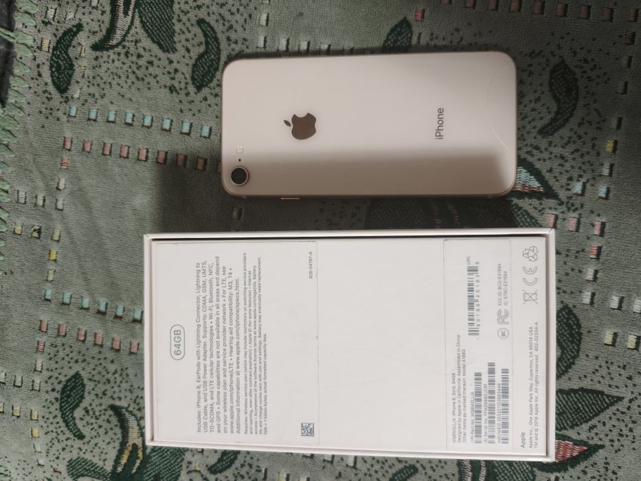 Iphone 8 64 гиг с доками