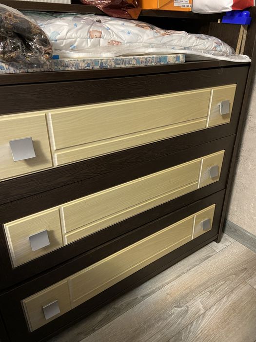 Продам спальный гарнитур