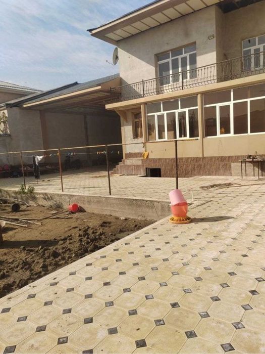 6 хонали, 6 сотикдан иборат булган ховли сотилади.