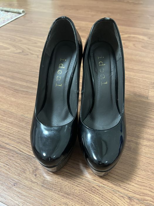 Туфли женские на каблуках