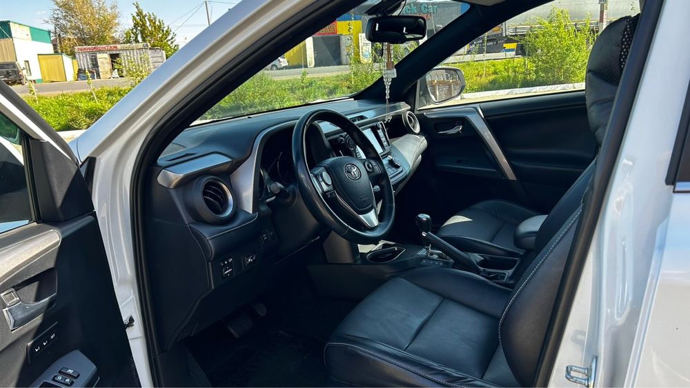 Продается Toyota RAV 4 (2018г/в)