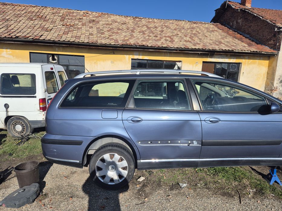 Продавам на части