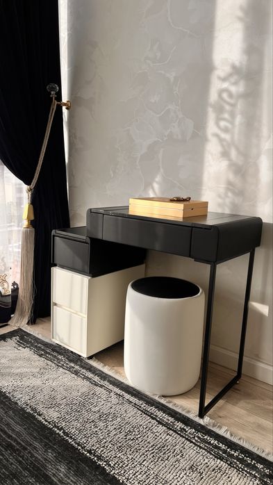 Тюрмо ,камод с зерклом