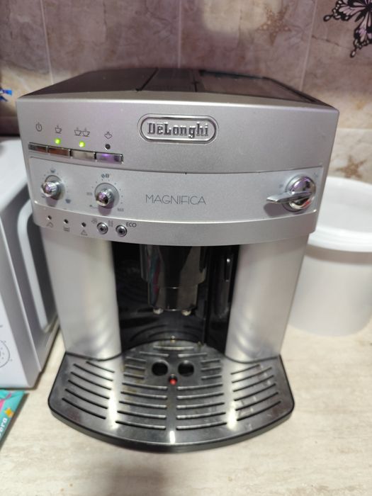Expresor cafea DeLonghi Magnifica