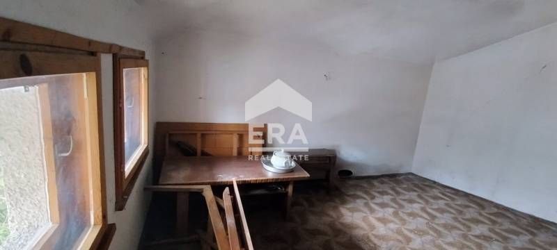 Четиристаен мансарден апартамент в центъра на Кърджали, до училище „О