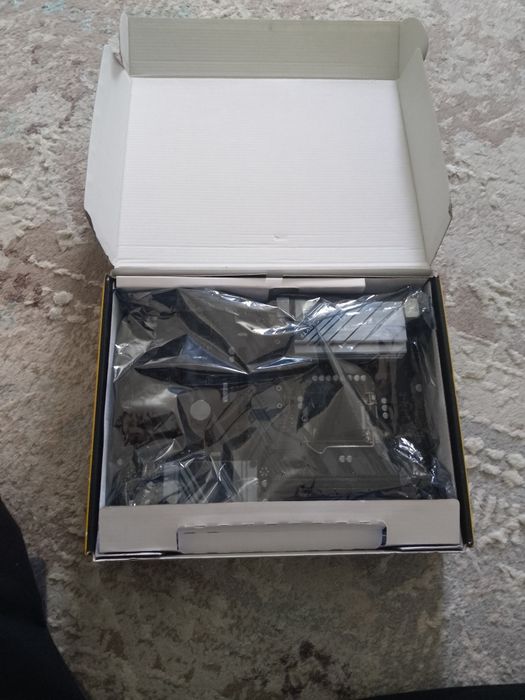 Материнская плата продам