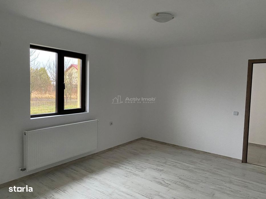 Case pe parter cu 3 camere-Teren 800 mp-Asfalt-Mutare imediata