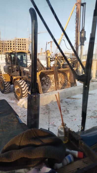 Бурение лунок под сваи