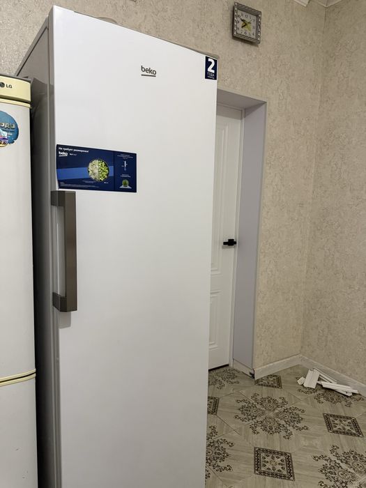 Продам морозильный шкаф/ морозильник Beko