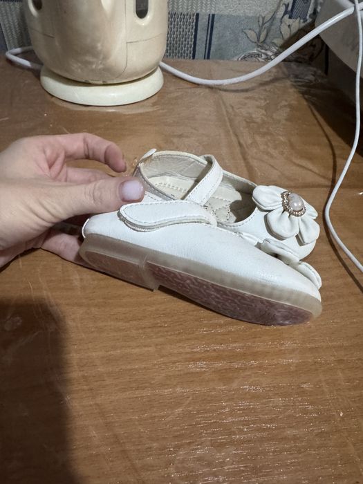 Новые детские туфли