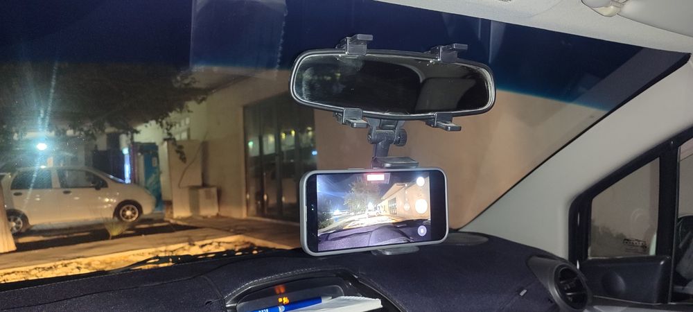 Avtomobil uchun telefon turgich