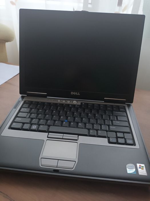 Vând Laptop Dell și maus foarte bun