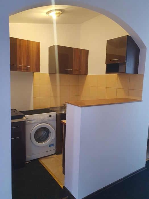 Inchiriez apartament cu doua camere in zona Dambovita