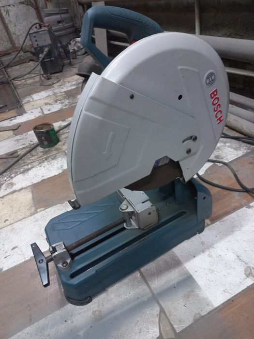 Продам торцовку Bosch