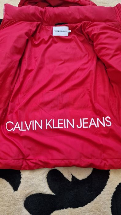 Geaca Calvin Klein.