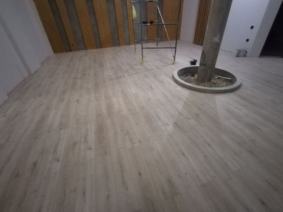 Укладка ламината, наливной пол, резиновый пол