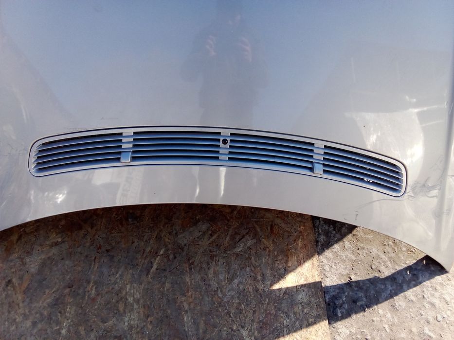 Капот на Мерседес W211