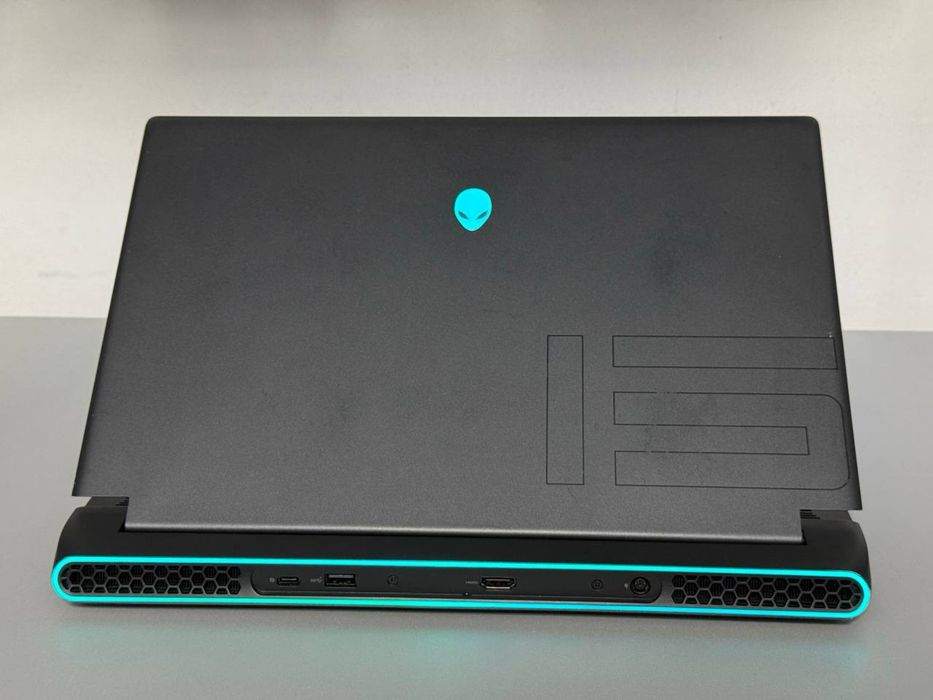 Alienware m15  Edition R5 Gaming