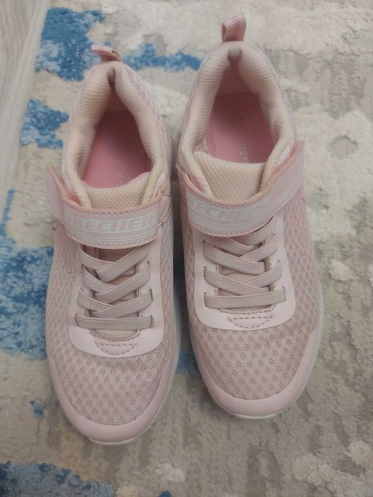 Vand adidasi sketchers , marimea 35 , fete