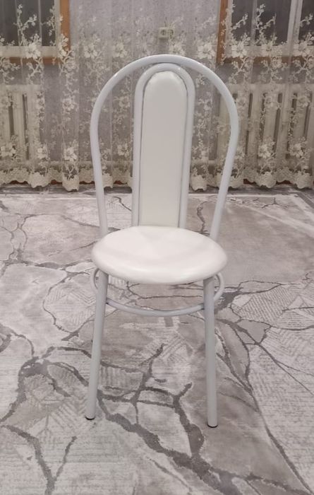 Продам новые стулья.