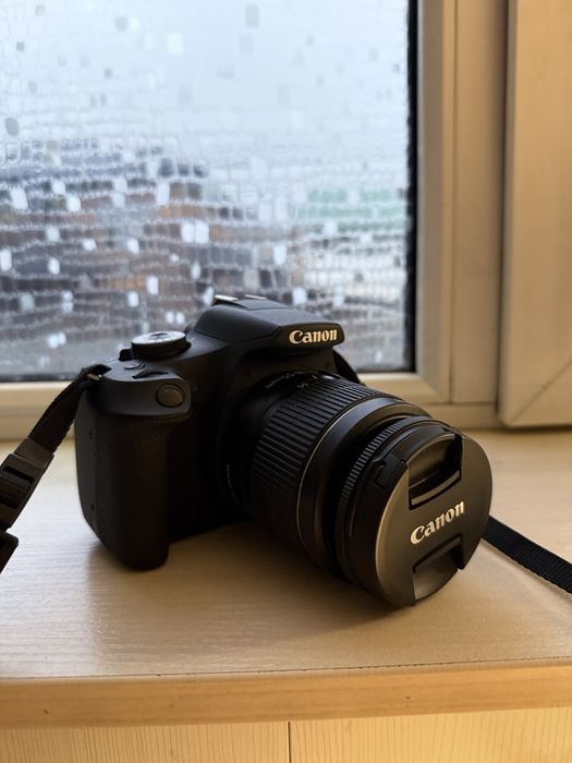 Фотокамера Canon EOS 2000D Kit EF-S 18-55 III
