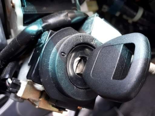 Deblocări auto și chei.Reparati contacte,yale,chei,butuci Galați