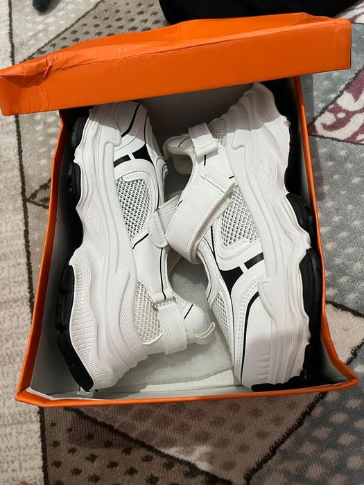 Продам Кросовки 39размер