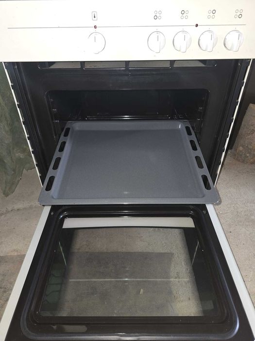 Bosch Aragaz electric cu plită vitroceramică