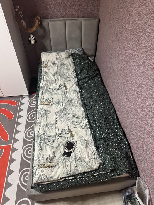 Продам кровать с матрасом