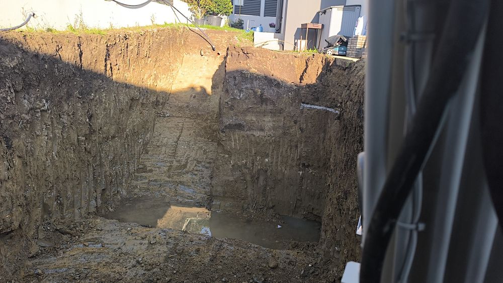 Inchiriez Miniexcavator/încărcător/Basculanta de 6.5T  exc