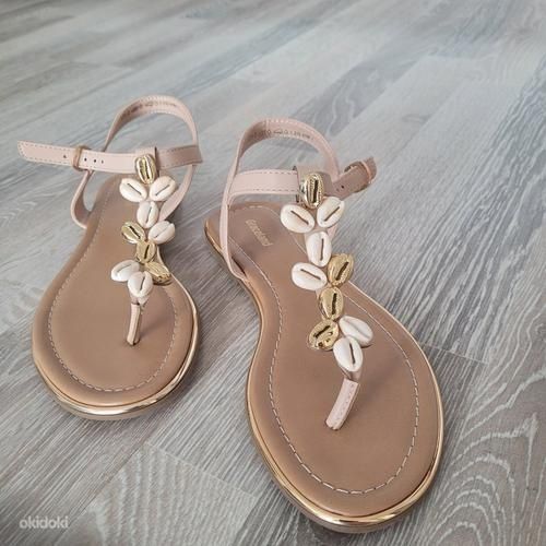 Босоножки кожаные