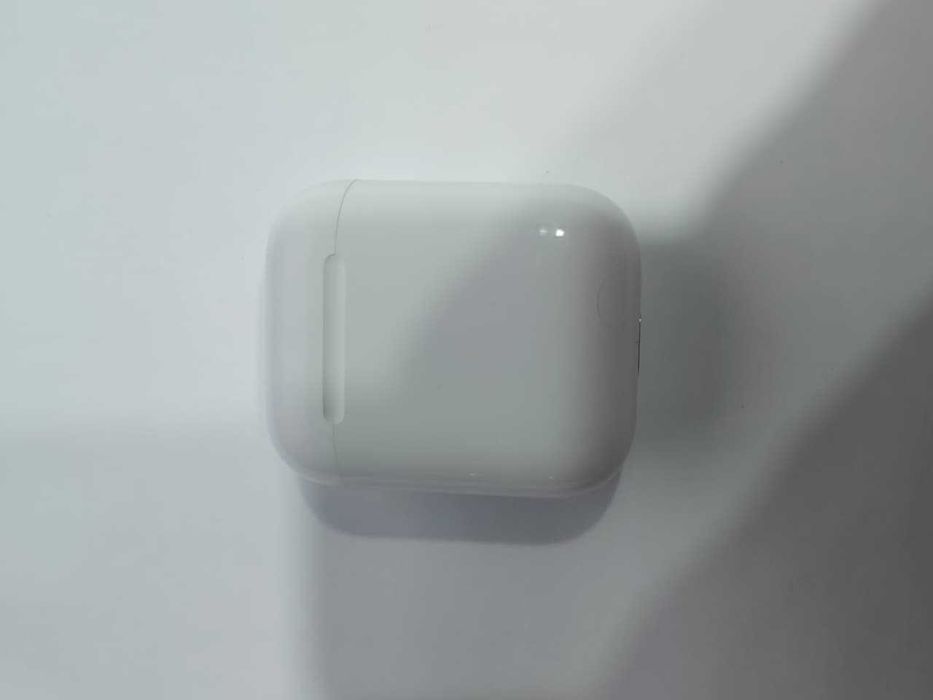 Продам наушники airpods 1 ( оригинал )