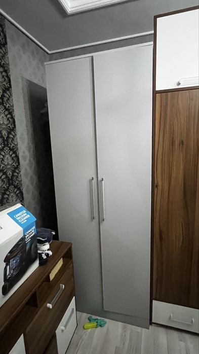 Продам шкаф светлый
